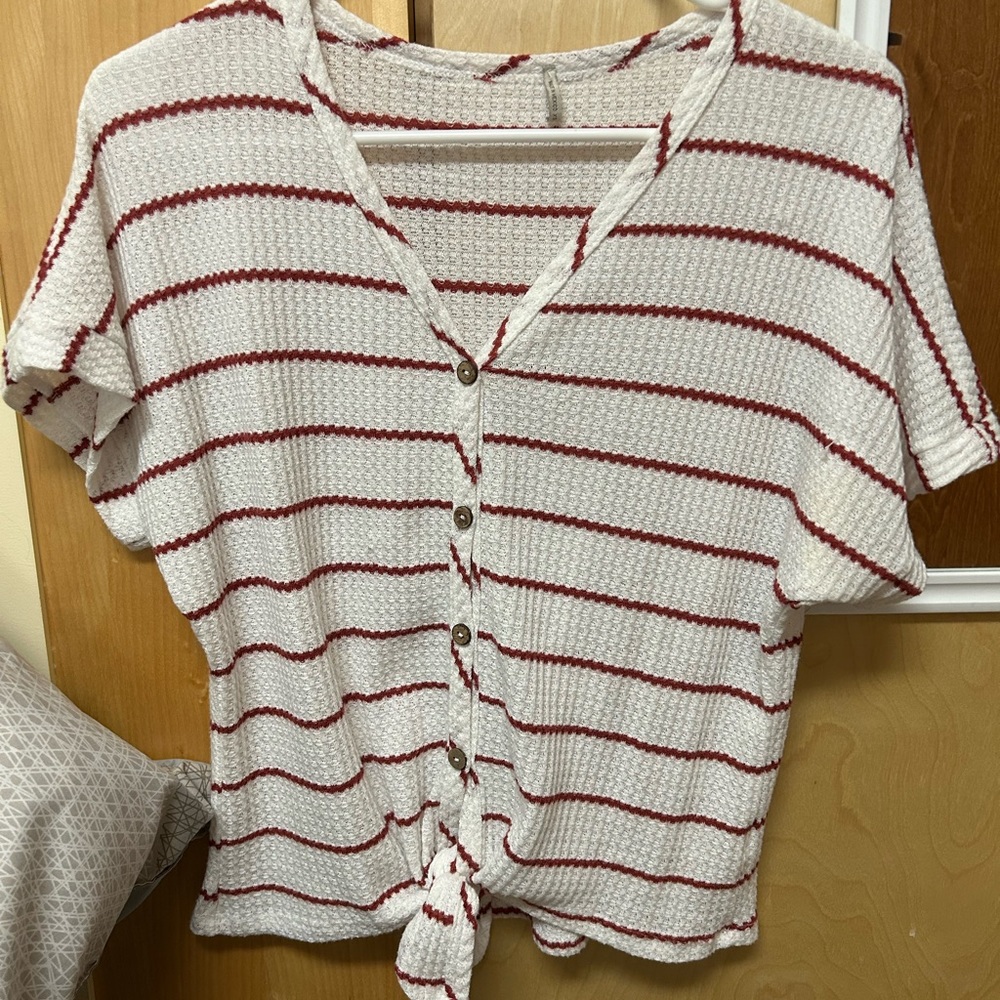 Loose t shirt with tie